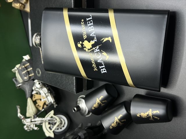هیپ فلاسک استیل کادویی مسترچین مدل BlackLabel سه شات