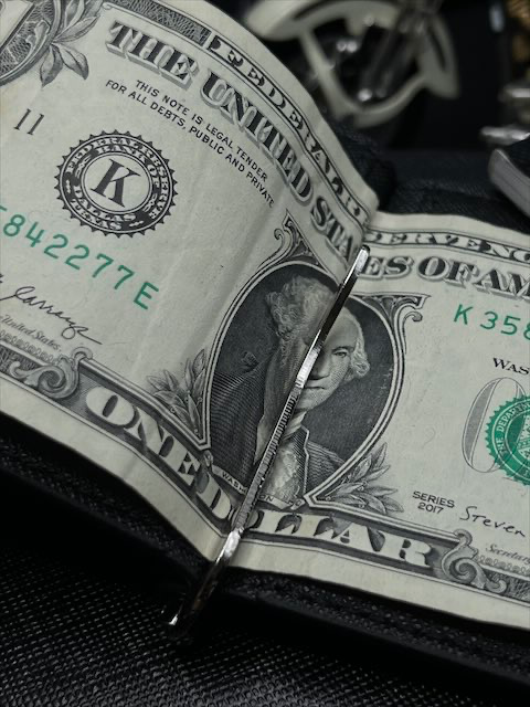 کیف کارت مون بلان / جاکارتی مون بلان / کیف کارت مونتبلان / جاکارتی مونتبلان / مانی کیپر / جعبه دار / طرح چرم گاوی ۴ خونه