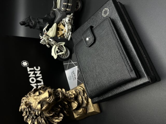 کیف پول جیبی چرم لیزری مون بلان جعبه دار کادویی مدل دکمه خور