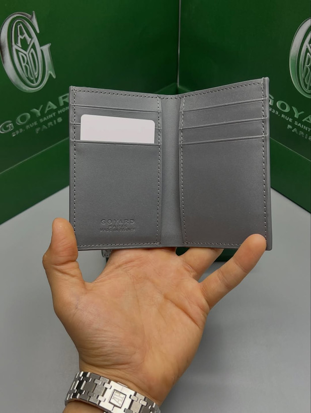 کالکشن رنگ خاکستری برند لوکس گویارد